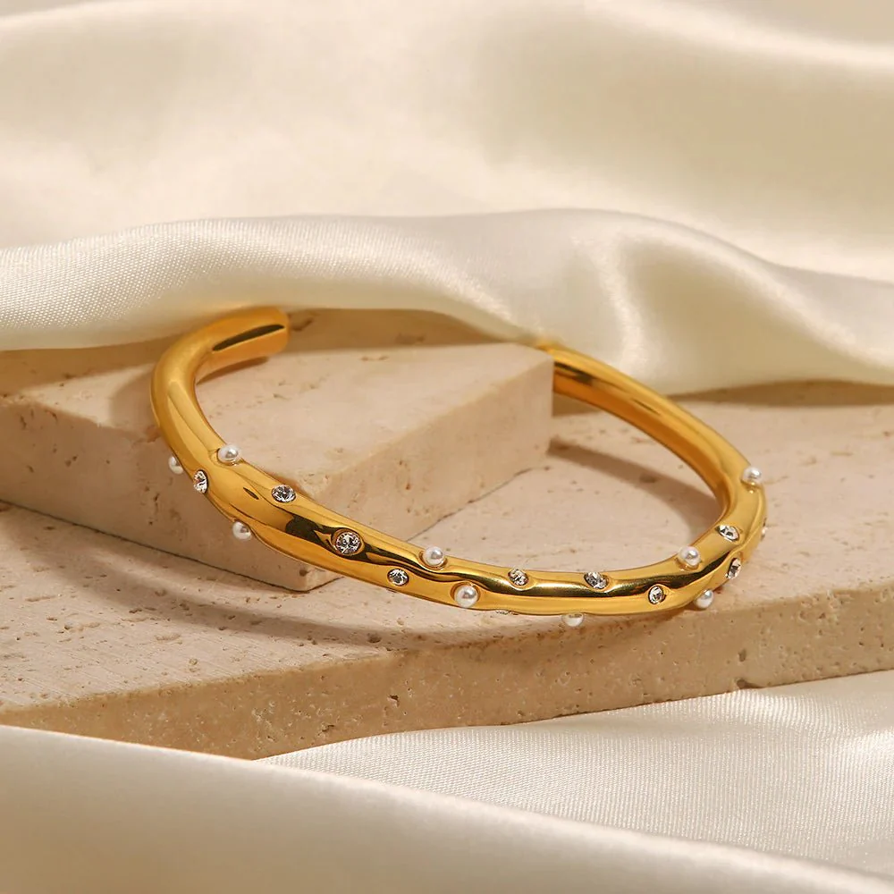 Barbara Gold Bangle - Image 4