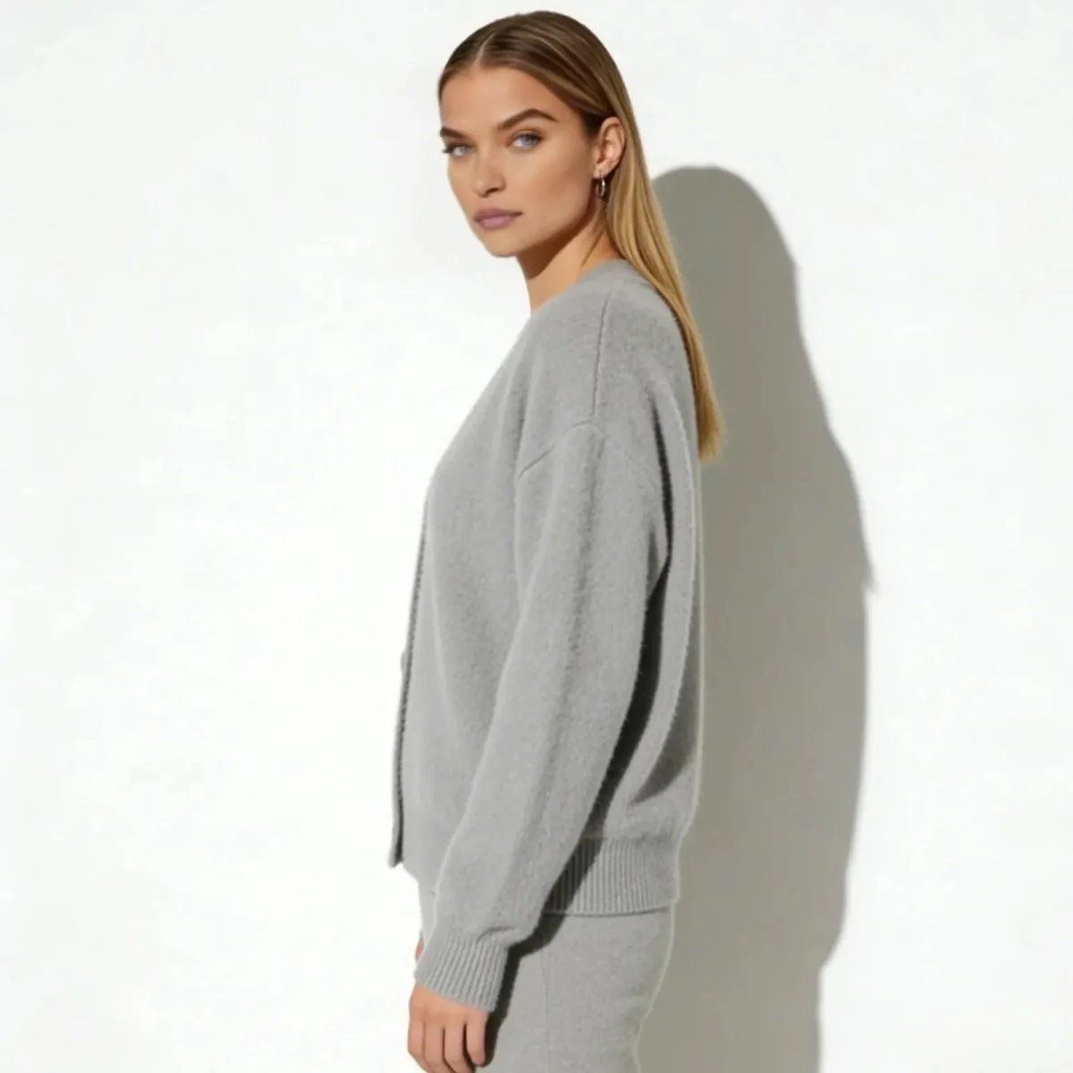 Gina - Image 17